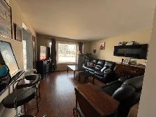 Room to Rent five minutes from University of Manitoba ! June 1!