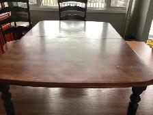 Maple kitchen table and 4 chairs