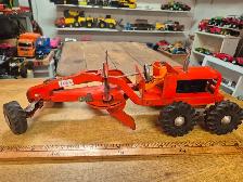 1950's Wyandotte Power Grader in good working condition.