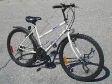 LADIES LARGE 26' MYSTIQUE NORTHLAND 21 SPEED MOUNTAIN BIKE!
