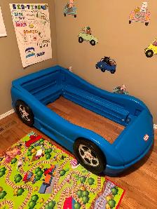 Toddler car bed