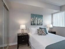 Short term rent in the center of Toronto Downtown