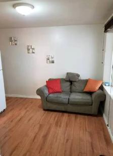 Charming Furnished Bachelor/Studio Apartment in Downtown Calgary