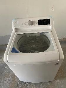 White LG Washer & Dryer Set