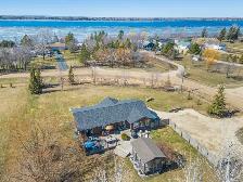 RM OF LAC DU BONNET, FOUR SEASON BUNGALOW 1612 SQ FT!!