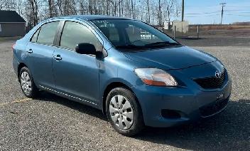 Yaris sedan LE 2009