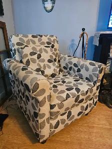 Accent Chair with matching pillow