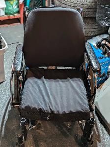 Collapsible wheelchair with roho cushion
