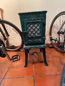 Wood stove with chimney pipe