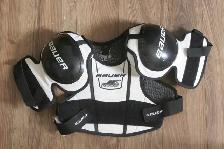 HOCKEY shoulder pads/face cage/neckguard/replacement blades