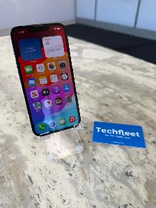 iPhone 13 128GB Unlocked - 1 Year Warranty