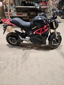 Scooter - 2021 Daymak Rogue