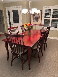 Beautiful dining room table with 6 chairs
