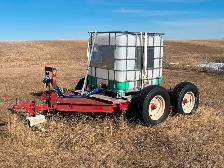 Water tank and trailer