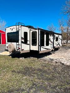 2015 Rockwood Signature Travel Trailer