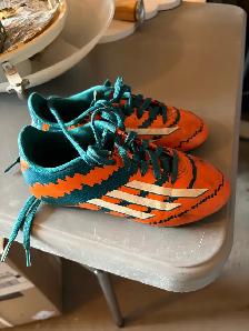 Kids Soccer Cleats -size 13