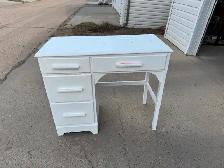 Kids desk
