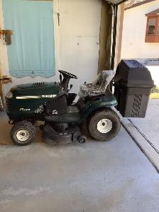 Lawn tractor