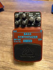 Behringer BSY600 synth pedal
