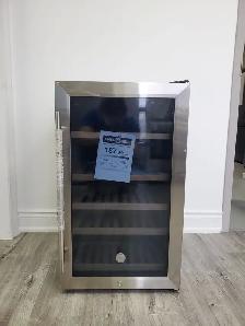 Scratch Dent Beverage Center GE 19″ mini fridge stainless New