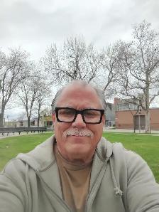 Hi,I'm Peter and I do garden,lawncare