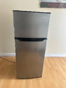 Refrigerator Like New