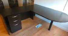 Desk $150. Delivery Available
