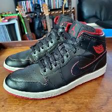 Nike Air Jordan 1 Mid Size 11