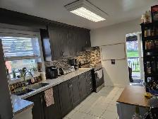 3 Bedrooms House  Main Fl Rent, Birchmount/St. Clair/Danforth