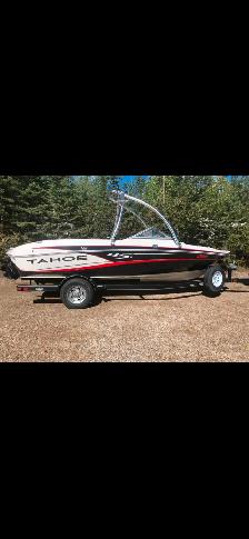 Tahoe Q5i for sale – Great family boat for water sports and fish