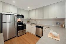 Bachelor Apartment for Rent Minutes to Downtown! Avail April 15