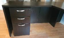 Desk $125. Delivery Available
