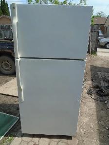 fridge works very good 100.00 call 204 8324403