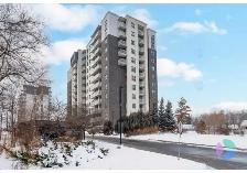 7620 boulevard Marie-Victorin,  Brossard