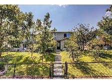 3 bedrooms Full House include with basement NW Calgary