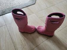 BOGS GIRLS RAIN BOOTS - SIZE 11