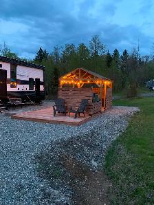 Magnifique terrain de 16 acres à vendre avec roulotte.