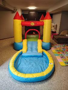Happy Hop Bouncy Castle
