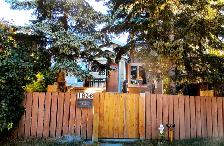 2 Bedroom Lower Suite Inglewood House