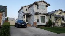 Beautiful Family Home in Calgary, Graet Location. $549K