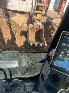 Experienced Heavy Equipment Operator Available – Evenings, Weeke