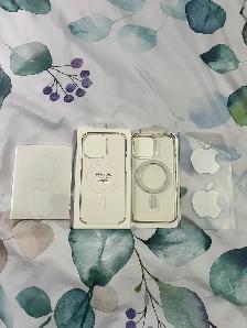 Apple iPhone 13 pro clear case
