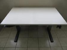 Adjustable Heigh Computer Desk