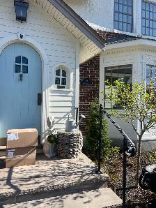 Delivery Driver with Own SUV /Minivan Must