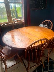 Amish solid Oak table chairs and buffet/hutch