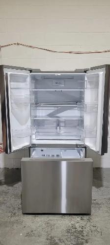 Used LG Refrigerator LF21G6200S 33″ Floor Model