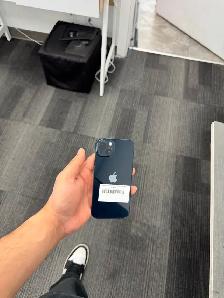 Unlocked iPhone 13 Black (128GB)