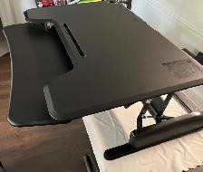 Stand-up desk converter 36' in great shape