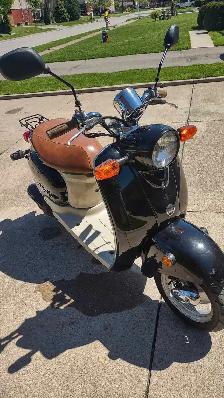 looking for a mobile motorcycle mechanic to change a tire/tube.