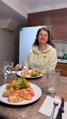 Looking for Work in Edmonton (Cash) – Cook, Housekeeper, Nanny.